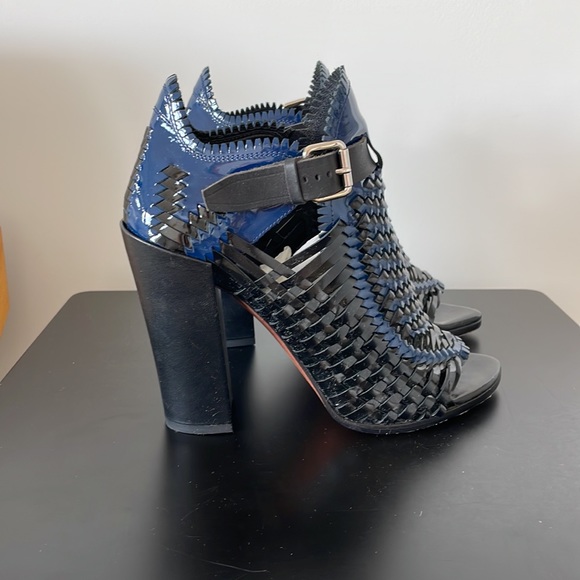 Proenza Schouler Black and Blue Woven Patent Leather Bootie Size 39 - Picture 5 of 9